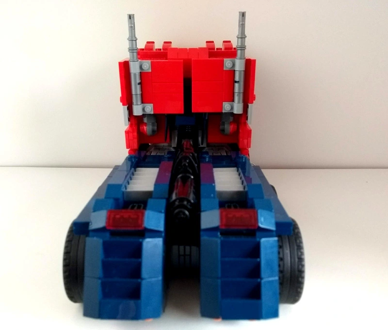 Optimus Prime en camion de dos