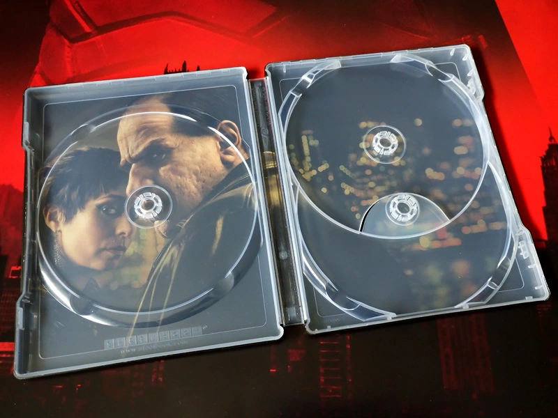 The Penguin Steelbook - artwork interne