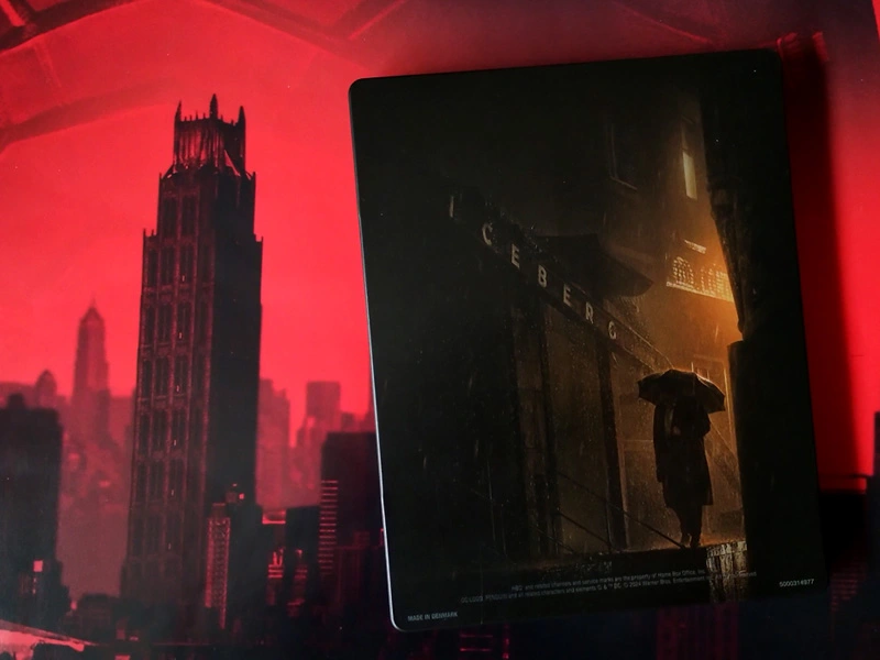 The Penguin Steelbook - verso